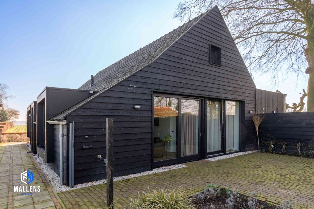 De achterzijde van de oude schuur.