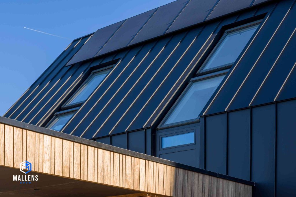 Het dak van de nieuwbouwwoning in Udenhout.