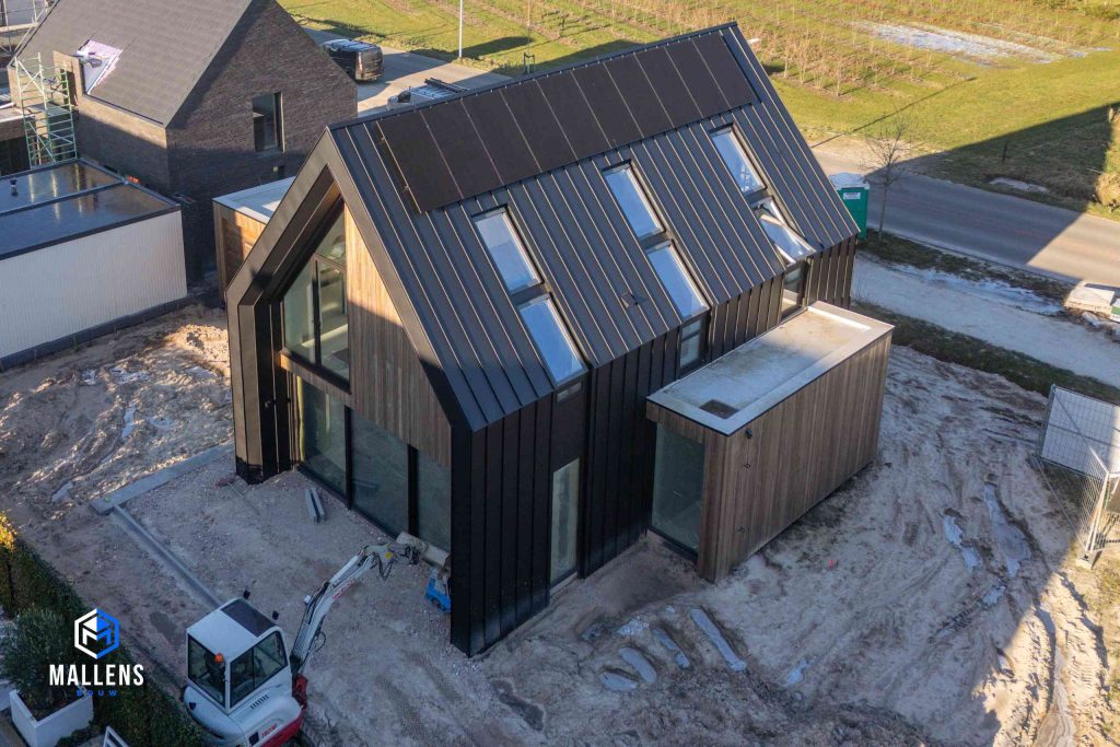 De woning vanuit de lucht gezien.